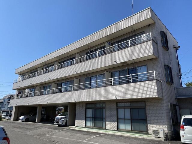 拡大写真：コーポイーストパーク 2階203の外観写真（昼）