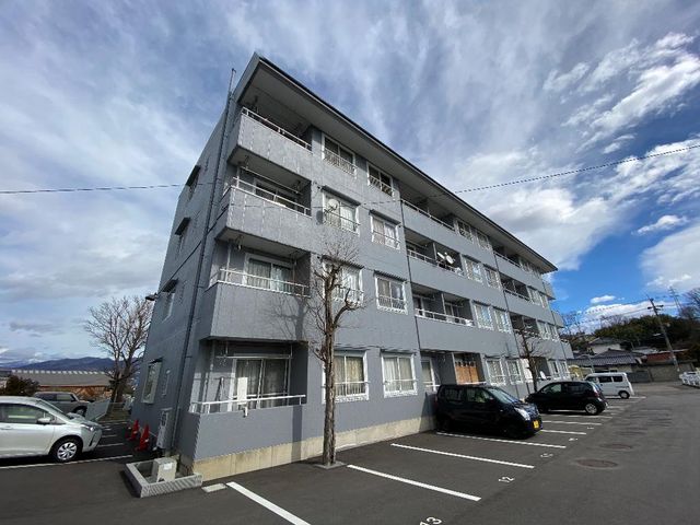 拡大写真:長瀬ロイヤルレジデンスA棟 3階302の外観写真(昼)