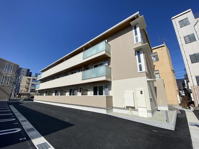拡大写真:トリシア横町NORTH 2階205の外観写真(昼)