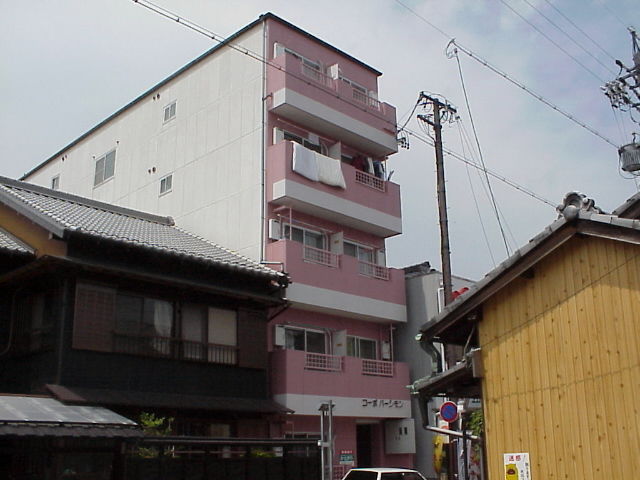 コーポパーシモンの外観