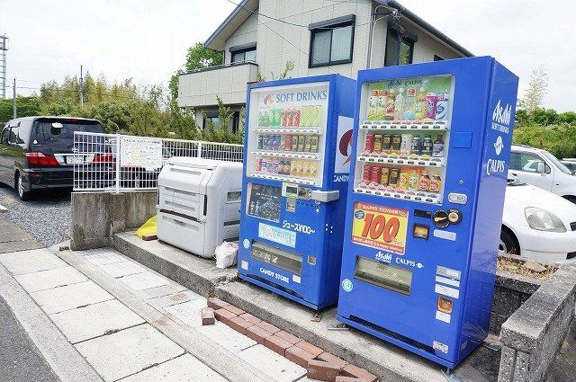 拡大写真：イーストバレー 2階206の外観写真（昼）