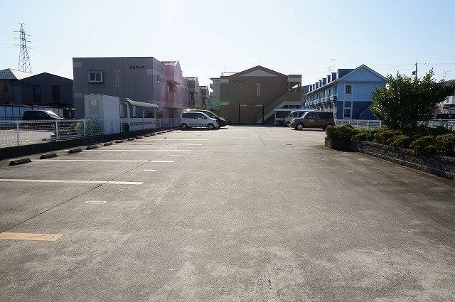 拡大写真:コンフォール 2階201の外観写真(昼)