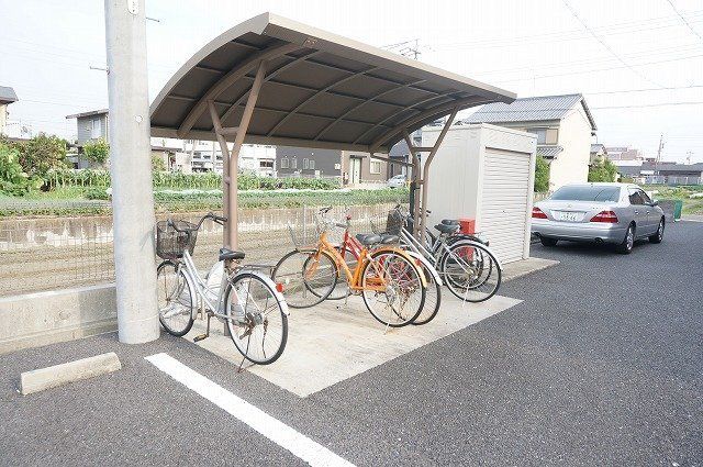 拡大写真:モナリエーレ B 1階105の外観写真(昼)