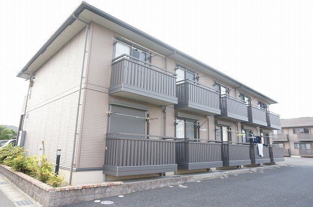 モナリエーレ Bの外観