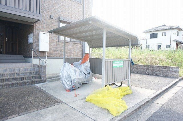 拡大写真:メゾンピコ A 1階101の外観写真(昼)