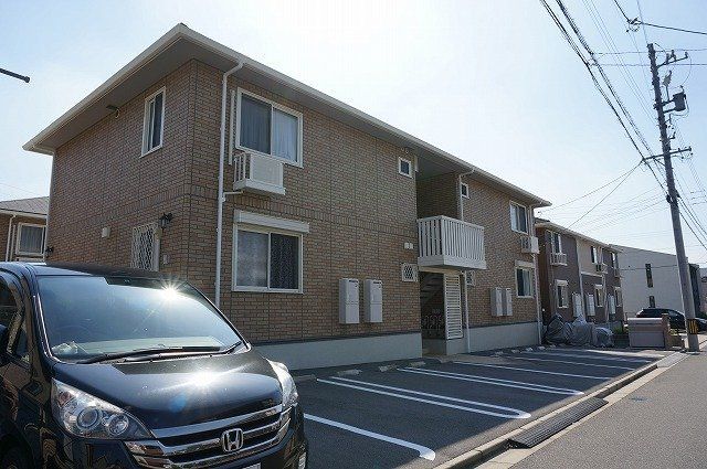 拡大写真:サンポーチ陽だまりA 1階101の外観写真(昼)
