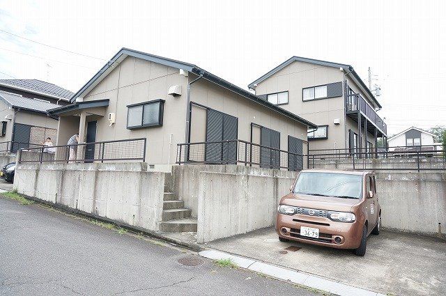 星見ヶ丘貸家の外観