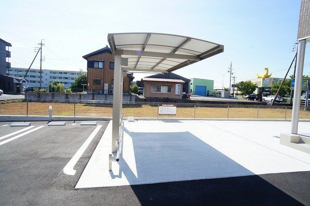 拡大写真:サクラーレ和泉 1階106の外観写真(昼)