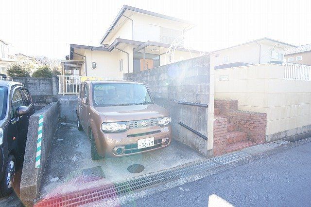 拡大写真:メゾンくわなM13 2階1の外観写真(昼)