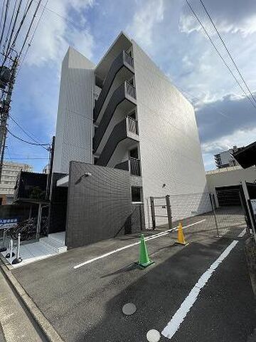 写真：THE　THIRD　EASTの外観