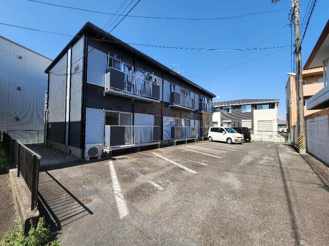 拡大写真:モノクロTOKIWA 2階202の外観写真(昼)