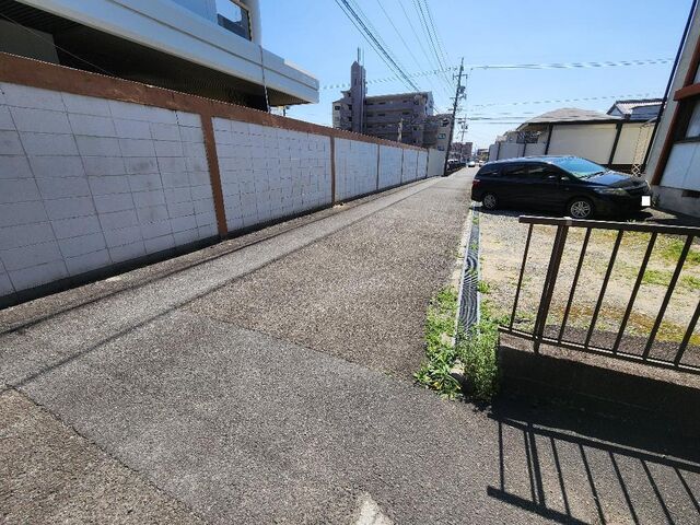 拡大写真:モノクロTOKIWA 2階202の外観写真(昼)