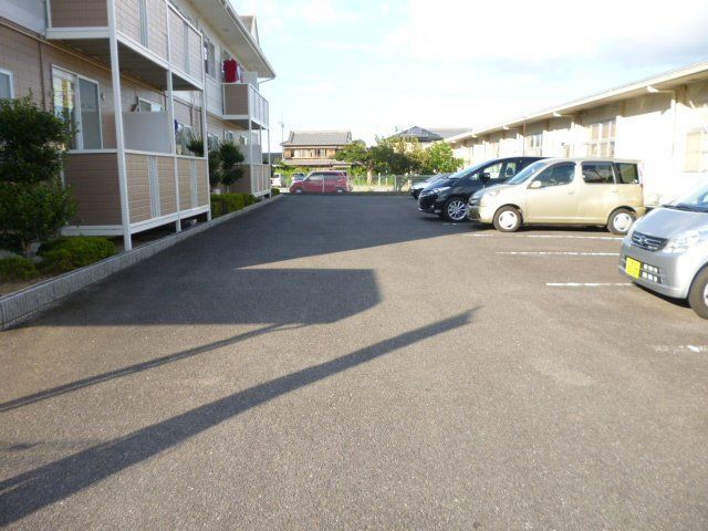 拡大写真:サニーヒルゴン 2階201の外観写真(昼)