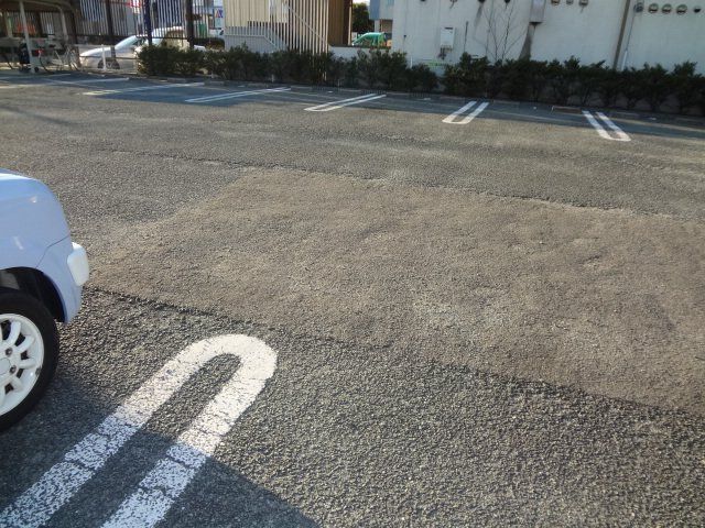 拡大写真:メリー・エンジェル 2階202の外観写真(昼)