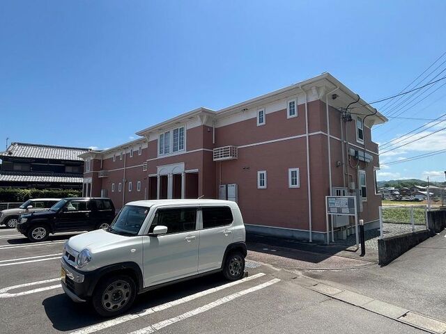 拡大写真：メッゾ　マーヴェラス　 1階B101の外観写真（昼）
