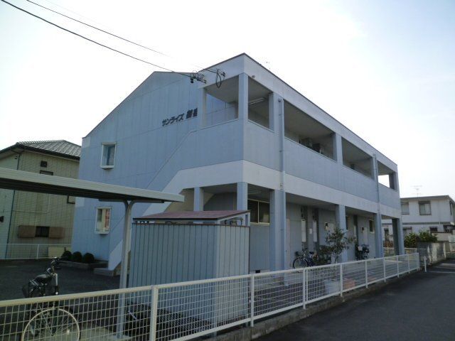 拡大写真:サンライズ御宿 1階102の外観写真(昼)