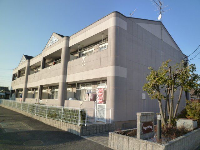 拡大写真：エンジェルウイング 1階106の外観写真（昼）