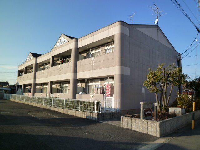 拡大写真：エンジェルウイング 1階106の外観写真（昼）