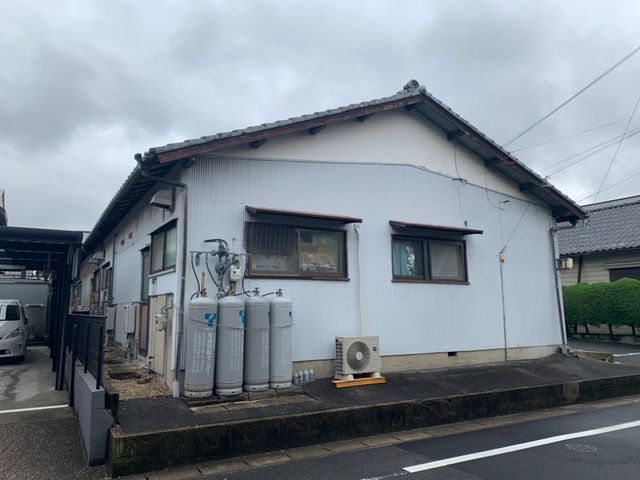 拡大写真:ステップ飛高 1階2の外観写真(昼)