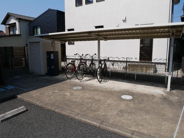 拡大写真:ウィステリア 1階102の外観写真(昼)