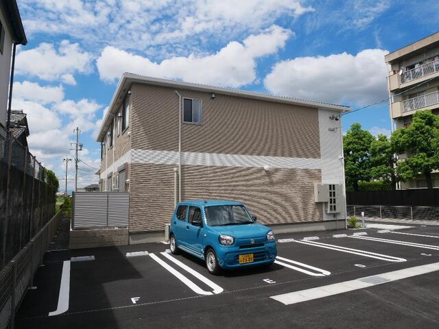 拡大写真:グランテラス 1階101の外観写真(昼)