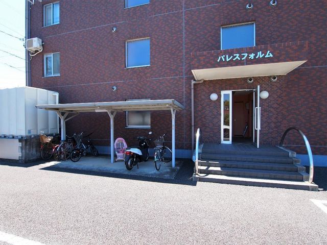 拡大写真:パレスフォルム 3階303の外観写真(昼)