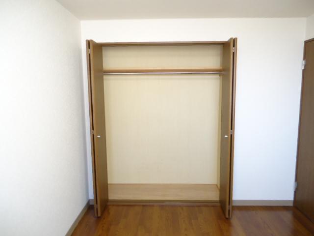 拡大写真:スプリングデイハイツ 1階101のクローゼット