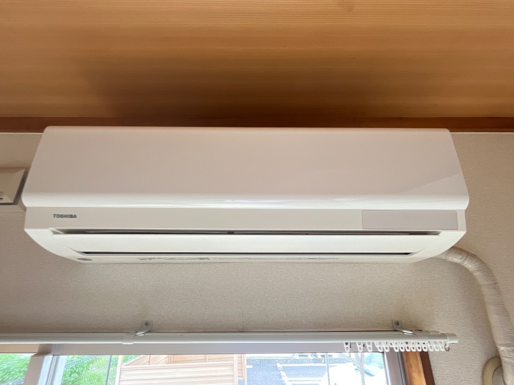 拡大写真:コーポ堀江 1階00102の和室エアコン