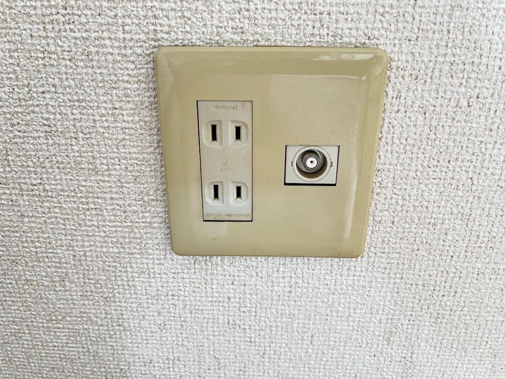 拡大写真:スターY&K 1階102のコンセント