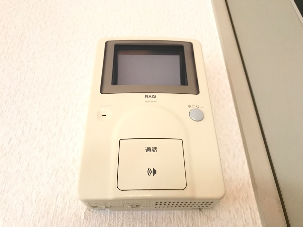 拡大写真:ルミナストワール松栄 1階00102のカメラ付インターホン