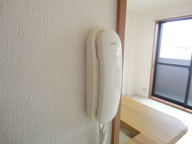 拡大写真:アップルハウス 2階203のインターホン
