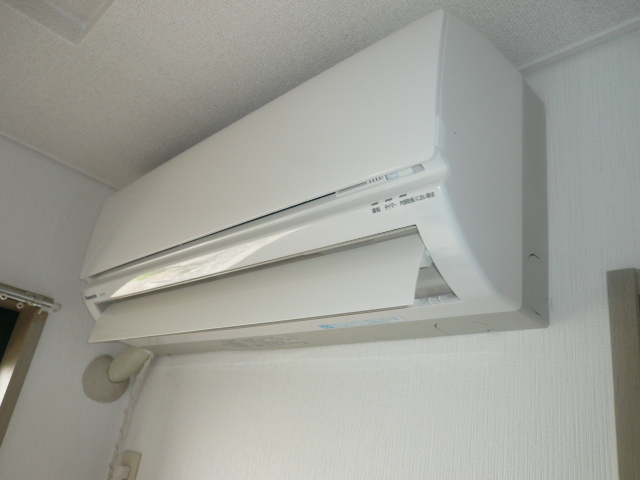 拡大写真:メゾンリヴィエールFUJI 2階205のエアコン