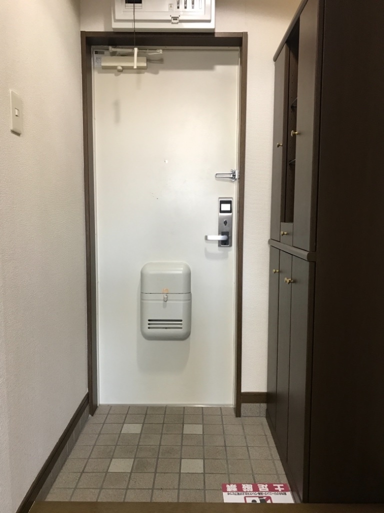 拡大写真:ウエストパーク 2階203の玄関