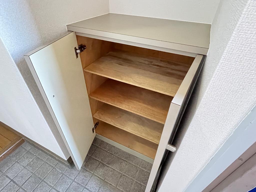 拡大写真:ヒルズ池場 3階3Dの靴箱