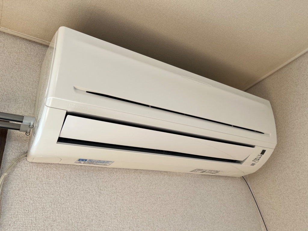 拡大写真:サンビレッジ28 2階206のエアコン