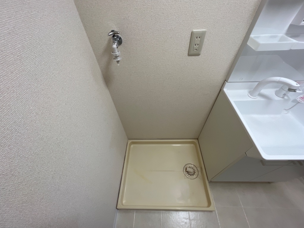 拡大写真:セレーブル春日 2階205の室内洗濯機置場