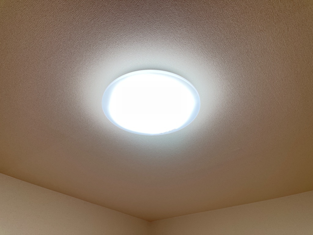 拡大写真:セレーブル春日 2階205の全室照明器具付き