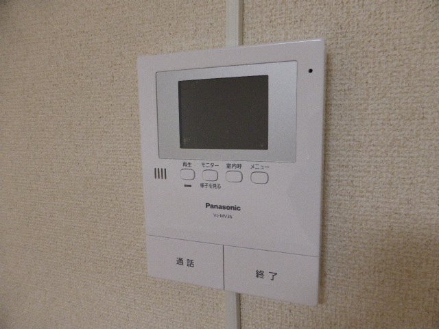 拡大写真:ゴールデンドーン 2階202のカメラ付インターホン