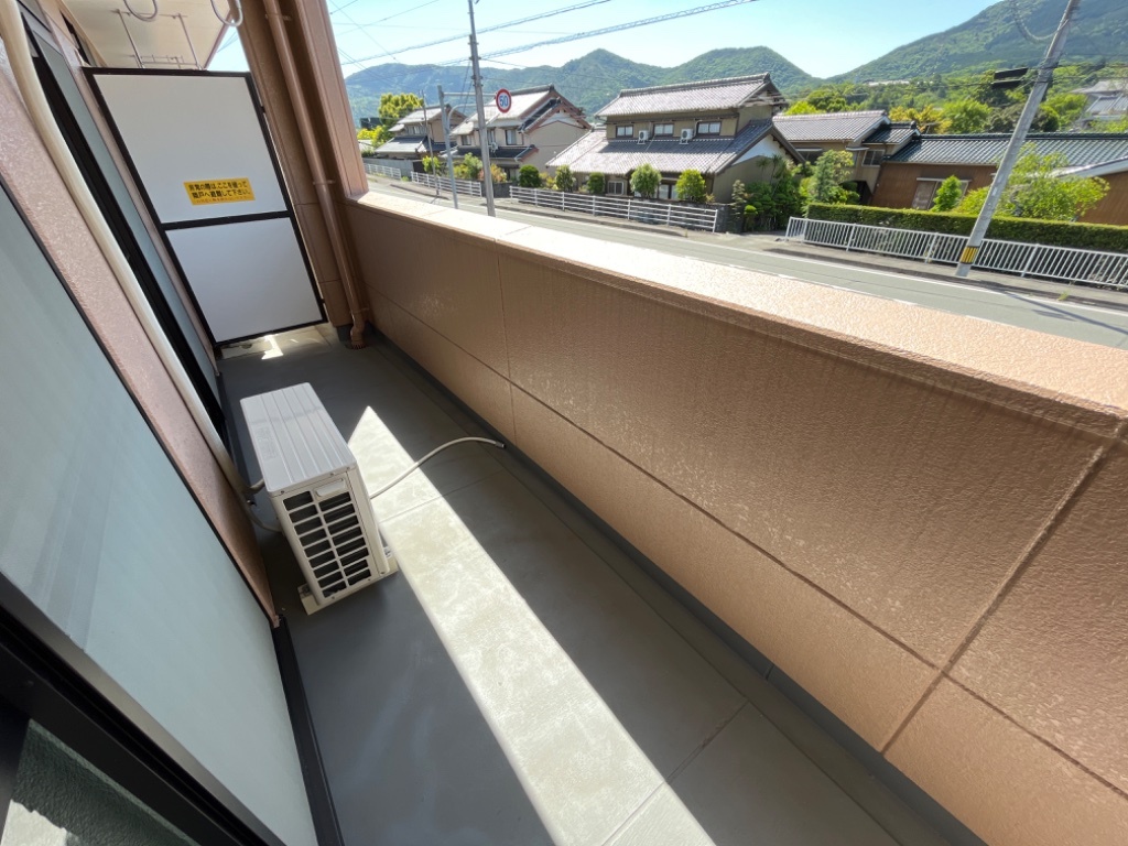 拡大写真:ファミリーメゾン新城 2階202のベランダ