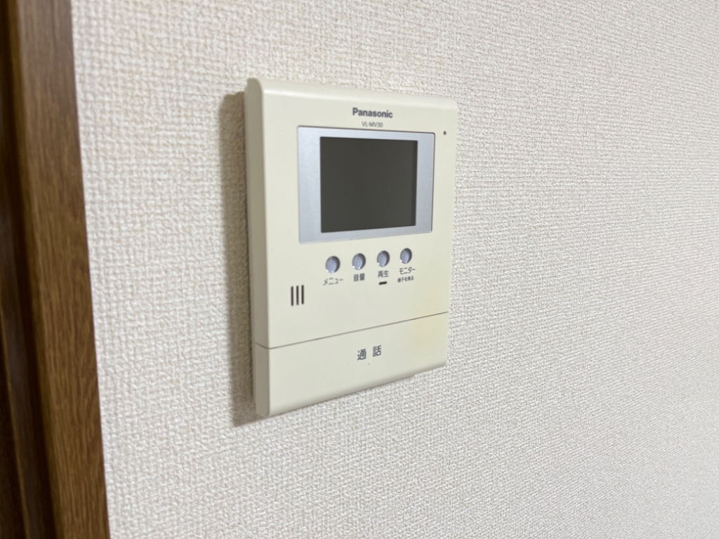 拡大写真:ファミリーメゾン新城 2階202のカメラ付インターホン
