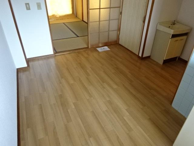 拡大写真:メゾン横須賀 4階401のリビング