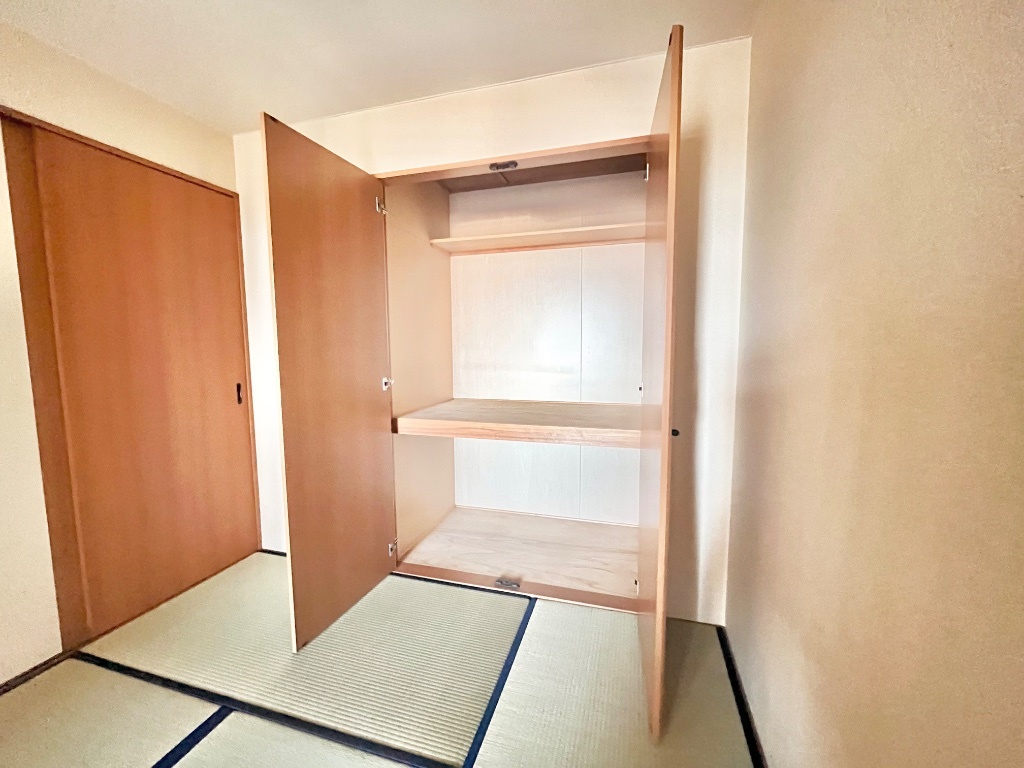 拡大写真:ハイレジデンス 3階303の収納