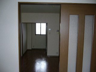 拡大写真:レッドウィング3番館 2階203のリビング(イメージ)