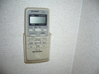 拡大写真:レッドウィング3番館 2階203のリモコン(イメージ)