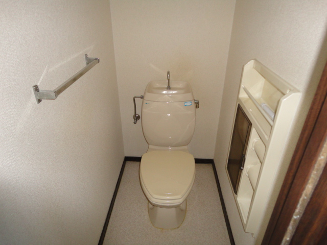 拡大写真:Village 2階205のトイレ