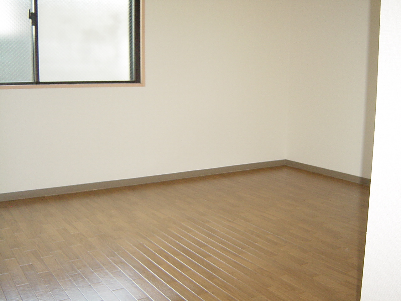 拡大写真:PICO HOUSE A 3階302の洋室