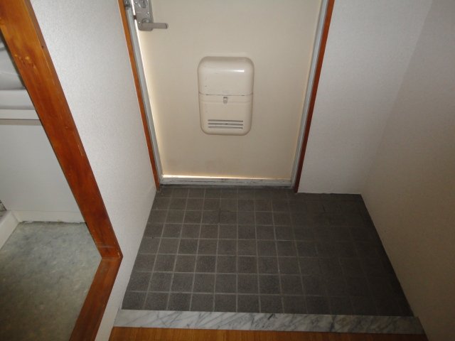 拡大写真:マイン96 1階205の玄関