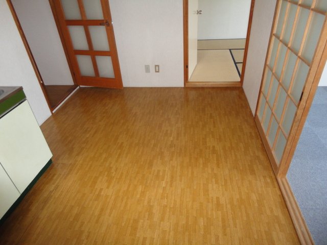 拡大写真:マイン96 1階205のダイニング