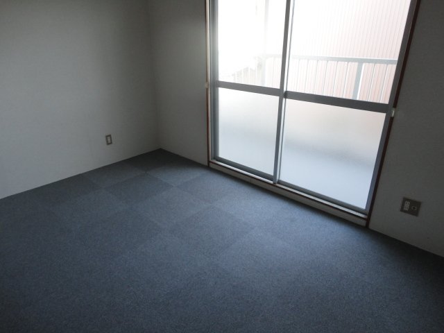 拡大写真:マイン96 1階205の洋室