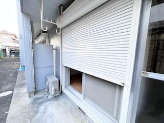 拡大写真:イーストオブパーク黒田 1階00102の窓シャッター